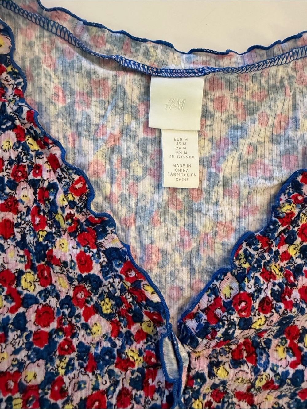 H&M Floral Ruffle-Trim Cropped Button Top - Blue/Red/Yellow - Picture 5 of 5